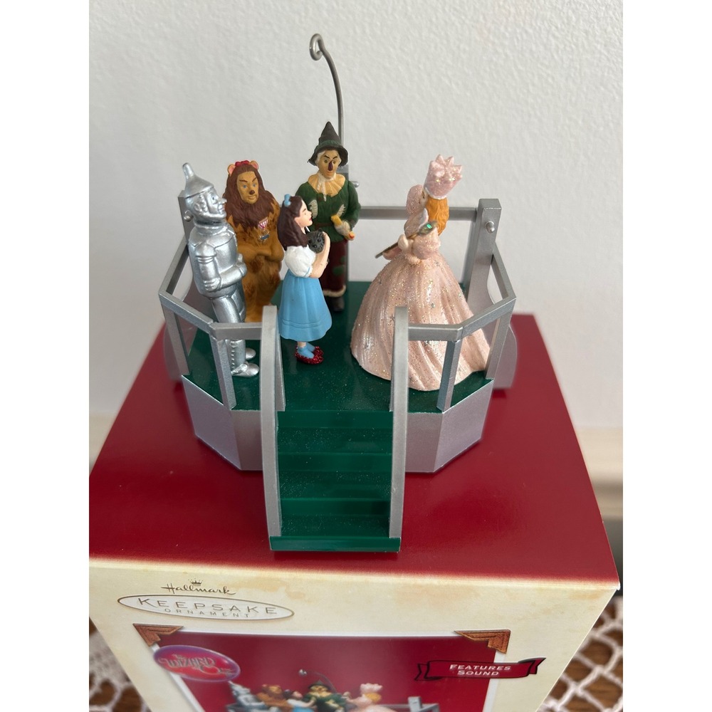 NIB Hallmark 2003 Wizard of Oz Click Your Heels Sound Keepsake Ornament